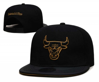 NBA Chicago Bulls Mitchell & Ness Black Gold Logo Snapback Hat 2261