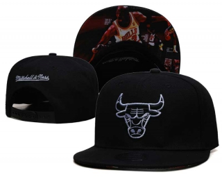 NBA Chicago Bulls Mitchell & Ness Black White Logo Snapback Hat 2268
