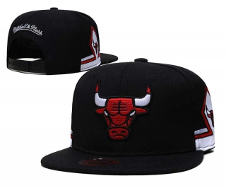 NBA Chicago Bulls Mitchell & Ness Black White Snapback Hat 2269