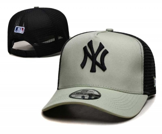 MLB New York Yankees New Era Back Patch A-Frame Trucker 9FORTY Adjustable Hat Cream Black 2335