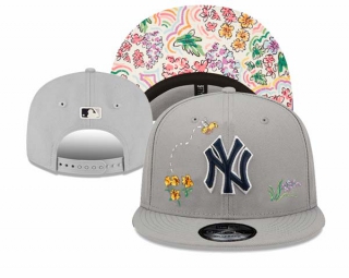 MLB New York Yankees New Era Gray Watercolor Floral 9FIFTY Snapback Hat 3024