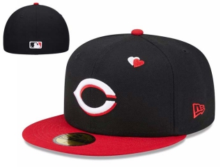 MLB Cincinnati Reds New Era Black Red Heart Eyes 59FIFTY Fitted Hat 7001